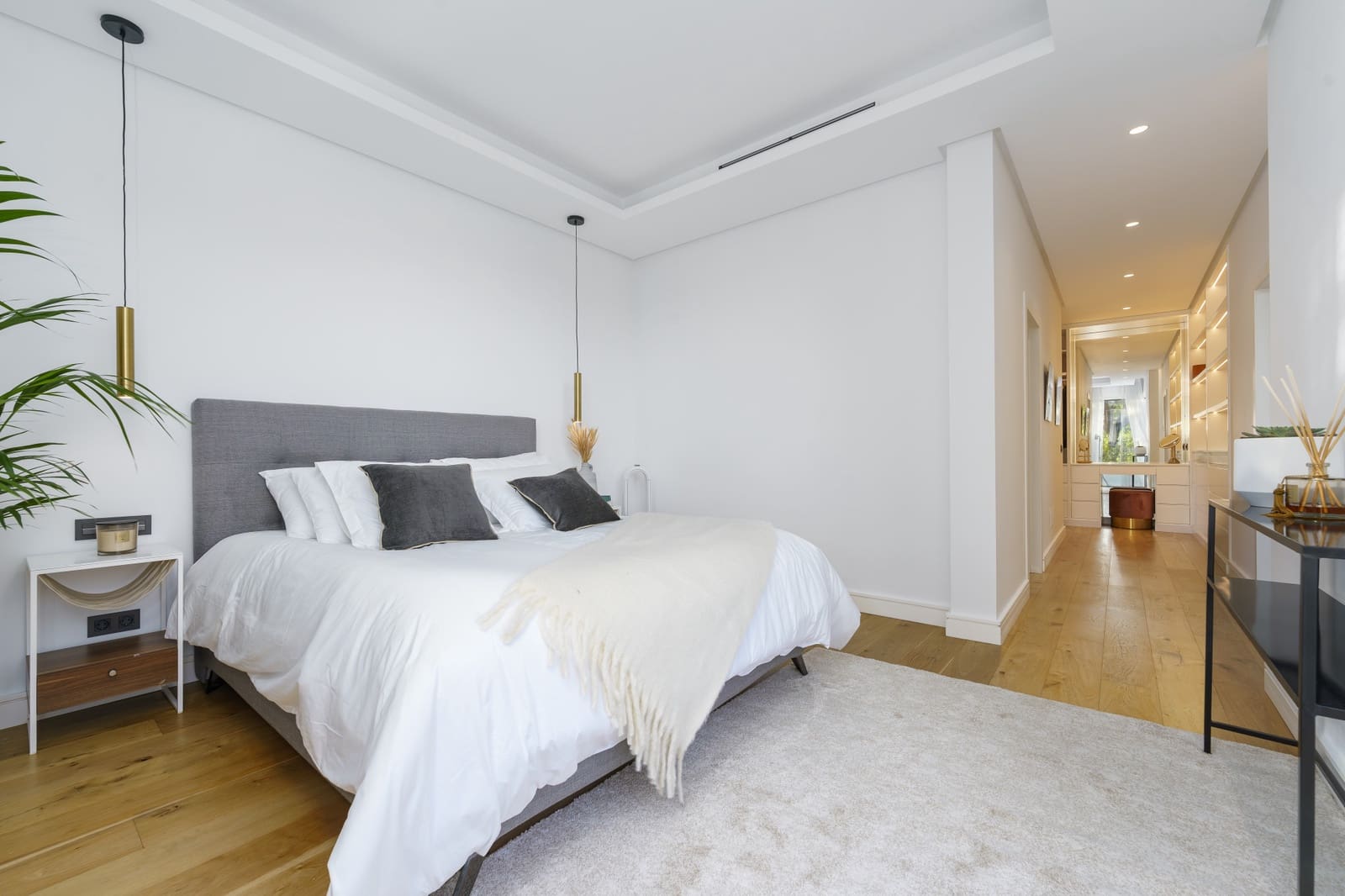 6 soverom Villa til salgs i Nueva Andalucia med svømmebasseng garasje - € 2 190 000 (Ref: 9239823)