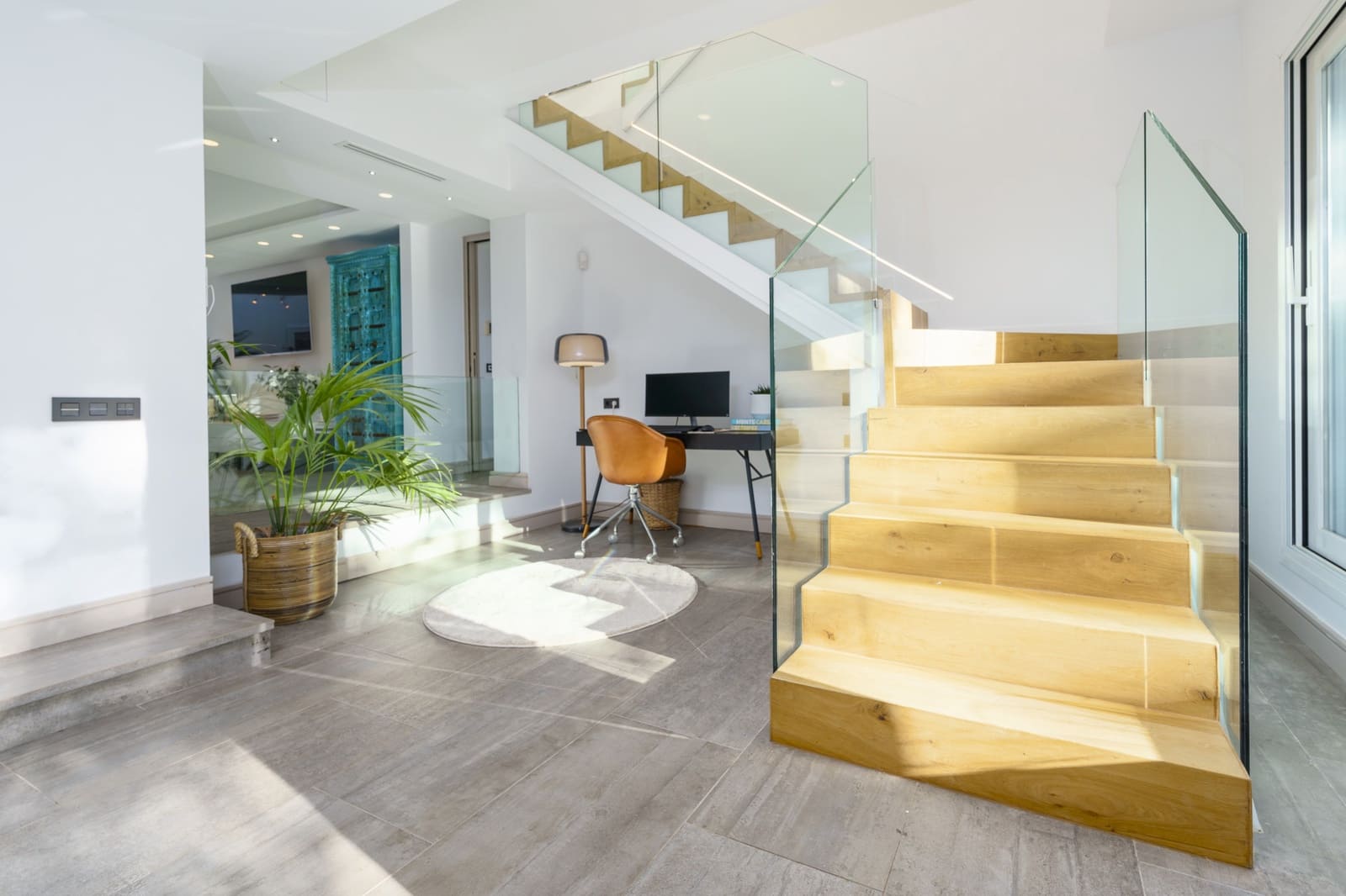 6 soverom Villa til salgs i Nueva Andalucia med svømmebasseng garasje - € 2 190 000 (Ref: 9239823)