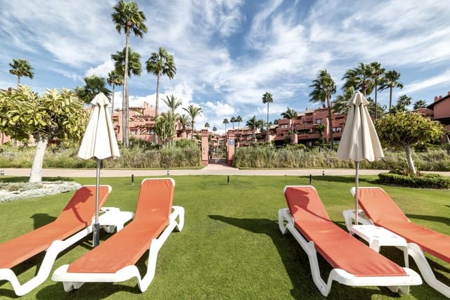 3 soverom Penthouse til salgs i Resinera-Voladilla, Estepona med svømmebasseng garasje - € 2 995 000 (Ref: 9239824)