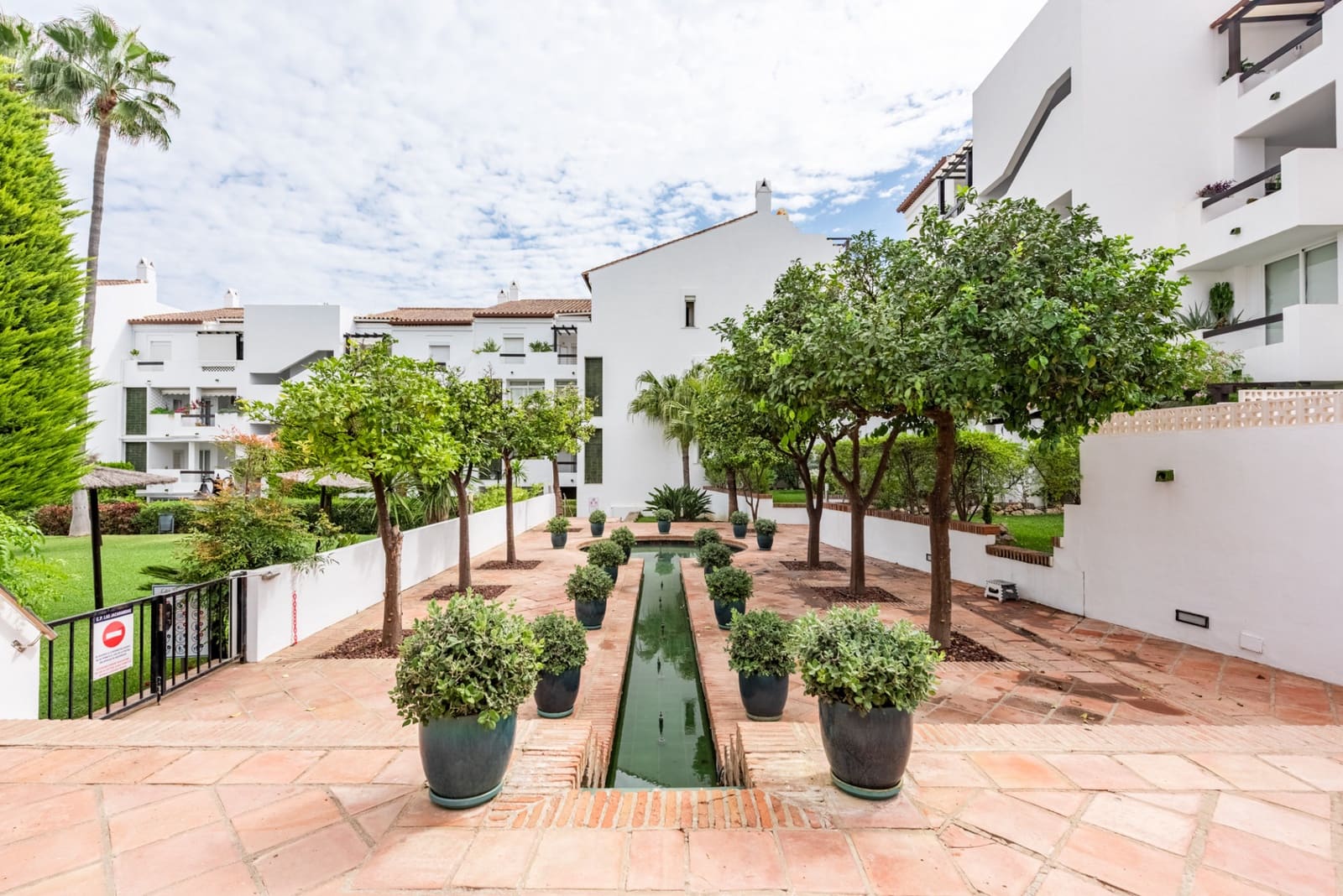 2 bedroom Apartment for sale in Bel-Air with pool garage - € 395,000 (Ref: 9264260)