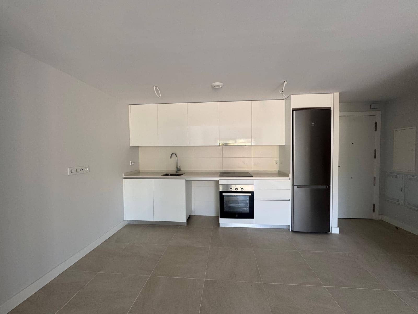 2 soverom Leilighet til salgs i Estepona med svømmebasseng garasje - € 450 000 (Ref: 9269324)