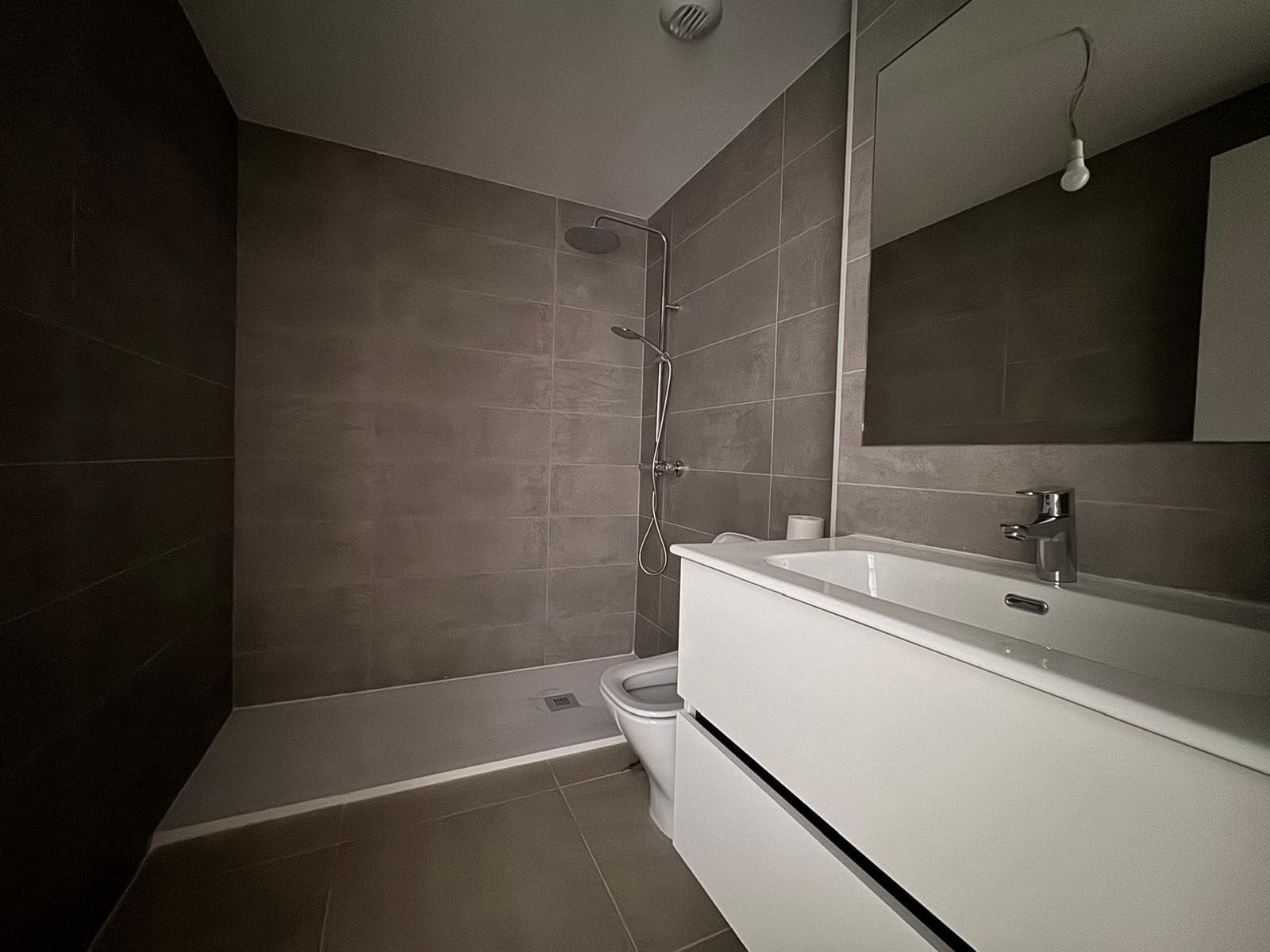 2 soverom Leilighet til salgs i Estepona med svømmebasseng garasje - € 450 000 (Ref: 9269324)