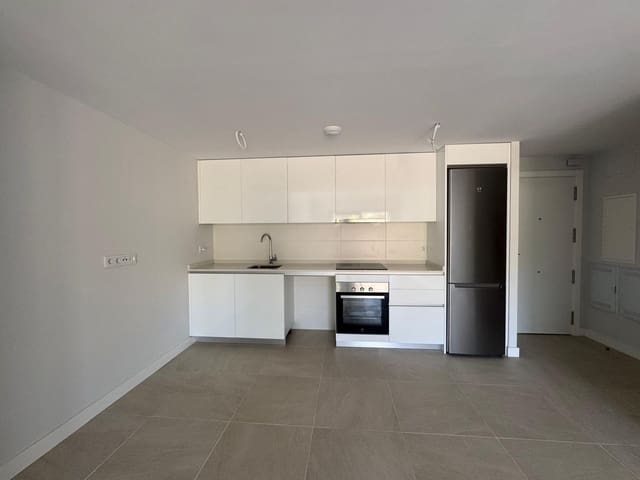 2 soverom Leilighet til salgs i La Concha - Resina Golf, Estepona med svømmebasseng garasje - € 450 000 (Ref: 9269324)