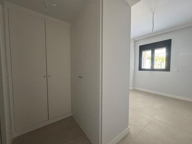 2 soverom Leilighet til salgs i La Concha - Resina Golf, Estepona med svømmebasseng garasje - € 450 000 (Ref: 9269324)