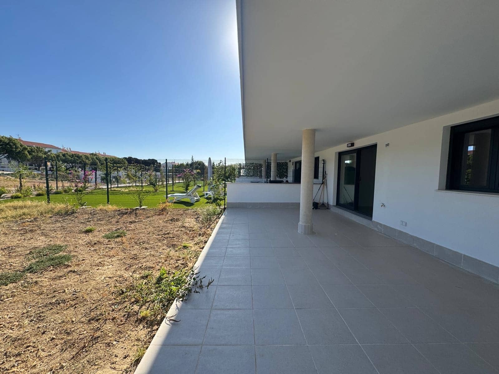 2 soverom Leilighet til salgs i Estepona med svømmebasseng garasje - € 450 000 (Ref: 9269324)