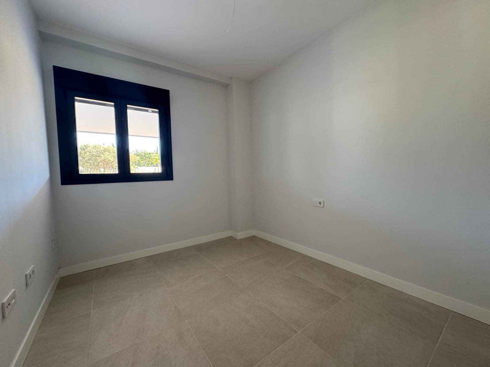 2 bedroom Apartment for sale in Estepona with pool garage - € 450,000 (Ref: 9269324)