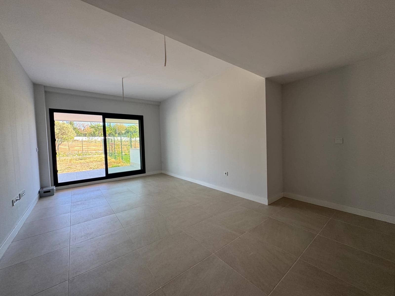 2 bedroom Apartment for sale in Estepona with pool garage - € 450,000 (Ref: 9269324)