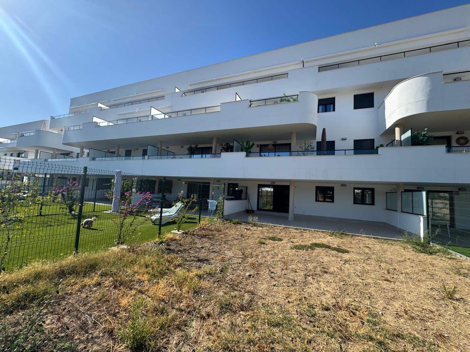 2 bedroom Apartment for sale in Estepona with pool garage - € 450,000 (Ref: 9269324)