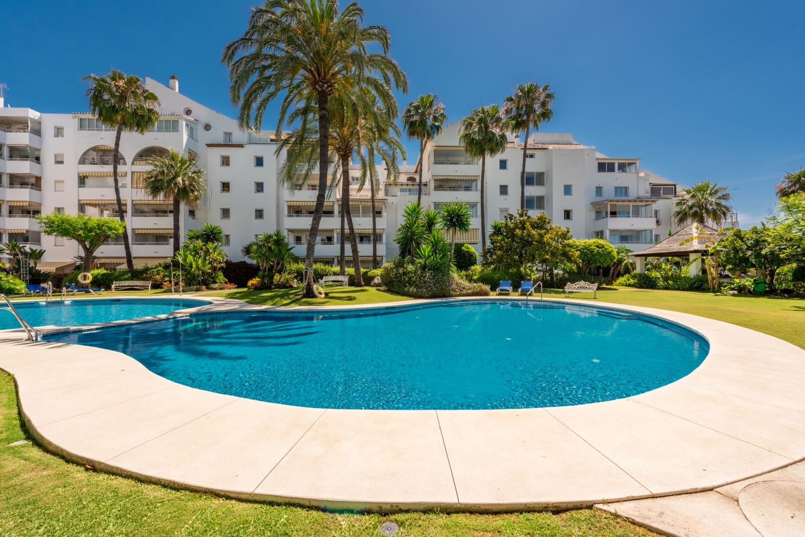 3 soveværelse Lejlighed til salg i New Golden Mile med swimmingpool garage - € 699.000 (Ref: 9281185)
