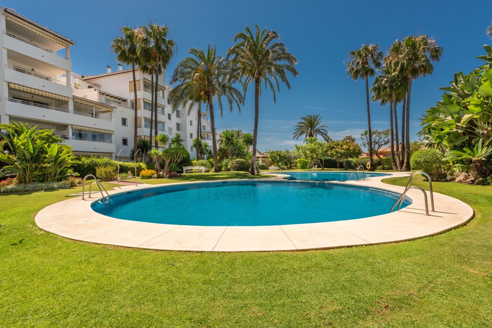 3 soveværelse Lejlighed til salg i New Golden Mile med swimmingpool garage - € 699.000 (Ref: 9281185)