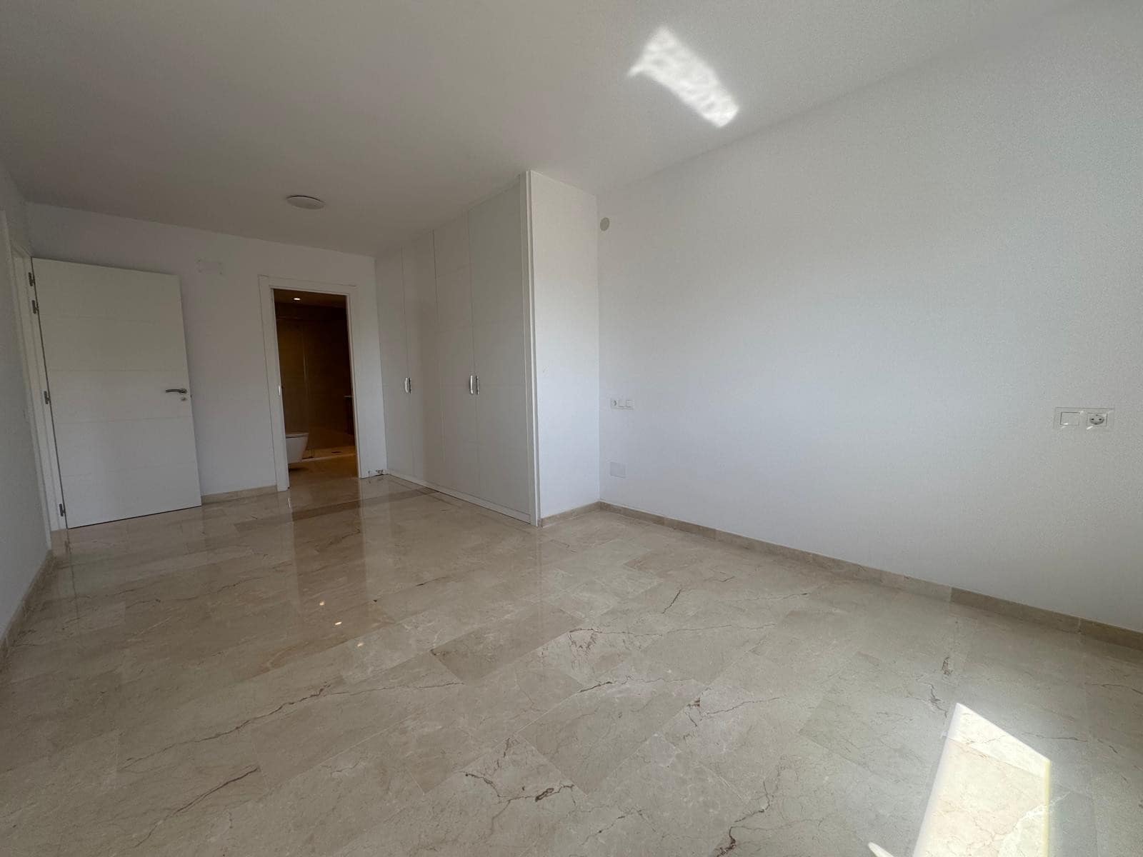 3 sovrum Lägenhet till salu i Atalaya-Isdabe med pool garage - 699 000 € (Ref: 9281185)