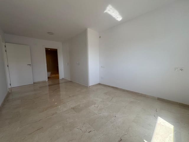 3 chambre Appartement à vendre à Atalaya-Isdabe, Estepona avec piscine garage - 699 000 € (Ref: 9281185)