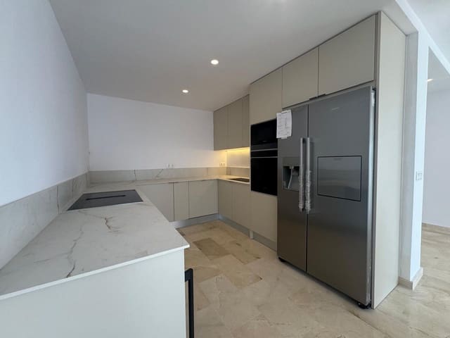 3 chambre Appartement à vendre à Atalaya-Isdabe, Estepona avec piscine garage - 699 000 € (Ref: 9281185)