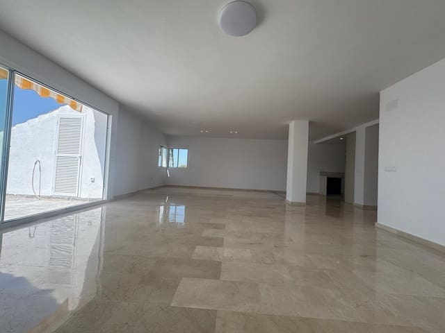 3 chambre Appartement à vendre à Atalaya-Isdabe, Estepona avec piscine garage - 699 000 € (Ref: 9281185)