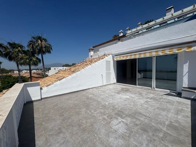 3 chambre Appartement à vendre à Atalaya-Isdabe, Estepona avec piscine garage - 699 000 € (Ref: 9281185)