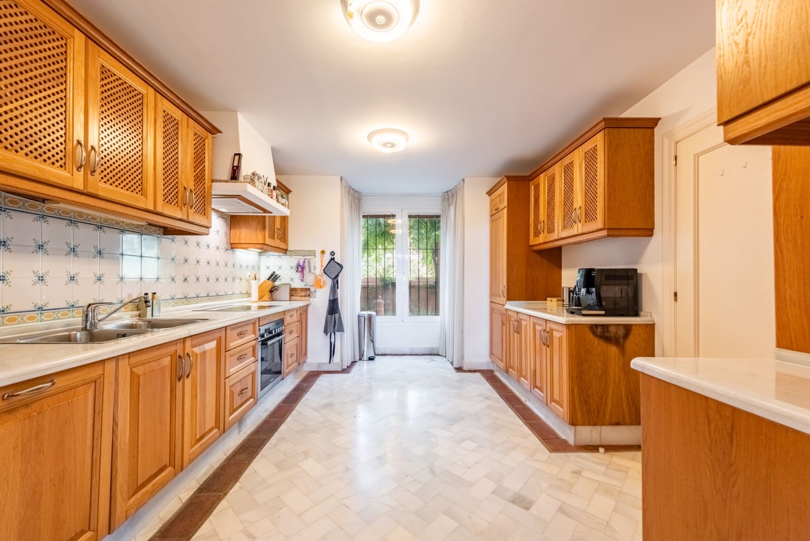 5 bedroom Villa for sale in Casares with pool garage - € 1,595,000 (Ref: 9281186)