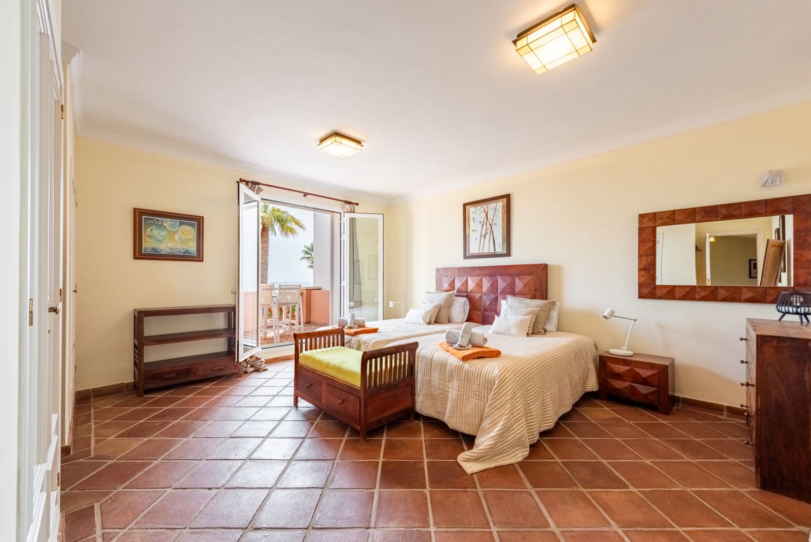 5 bedroom Villa for sale in Casares with pool garage - € 1,595,000 (Ref: 9281186)