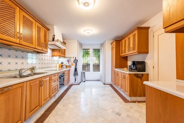 5 soverom Villa til salgs i Bahia de Casares, Casares med svømmebasseng garasje - € 1 595 000 (Ref: 9281186)