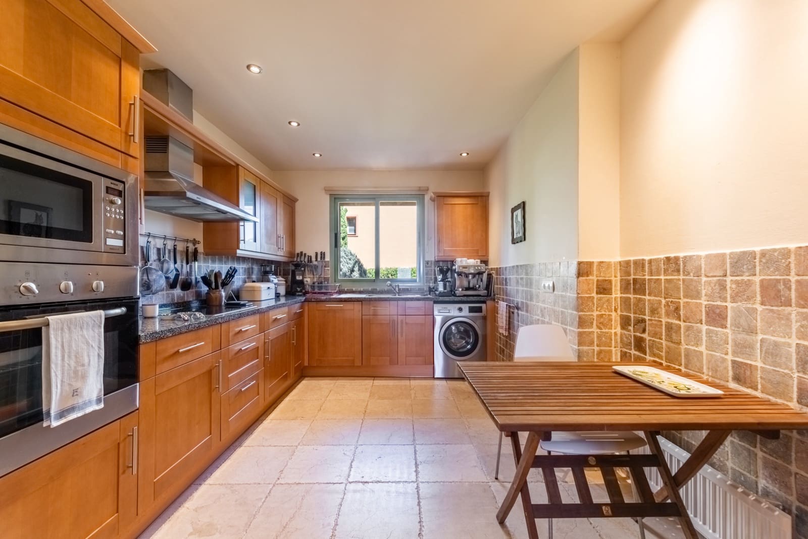 2 soveværelse Lejlighed til salg i Los Flamingos med swimmingpool garage - € 500.000 (Ref: 9300902)