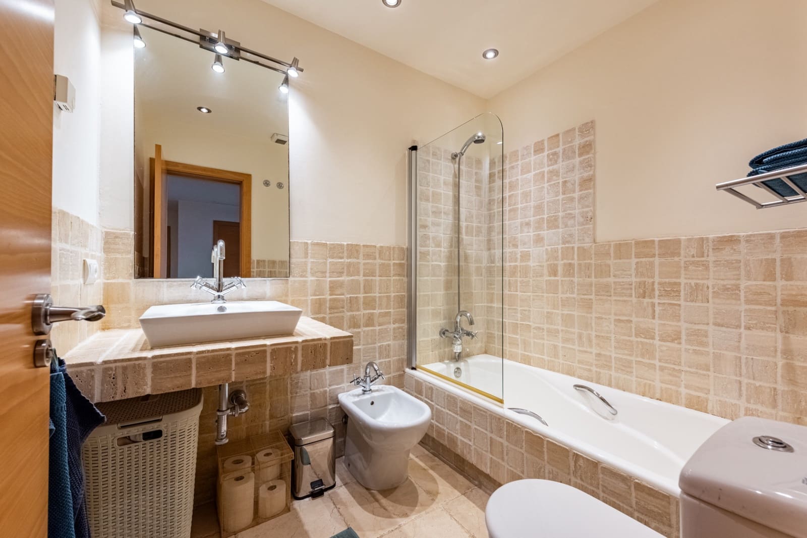 2 soveværelse Lejlighed til salg i Los Flamingos med swimmingpool garage - € 500.000 (Ref: 9300902)