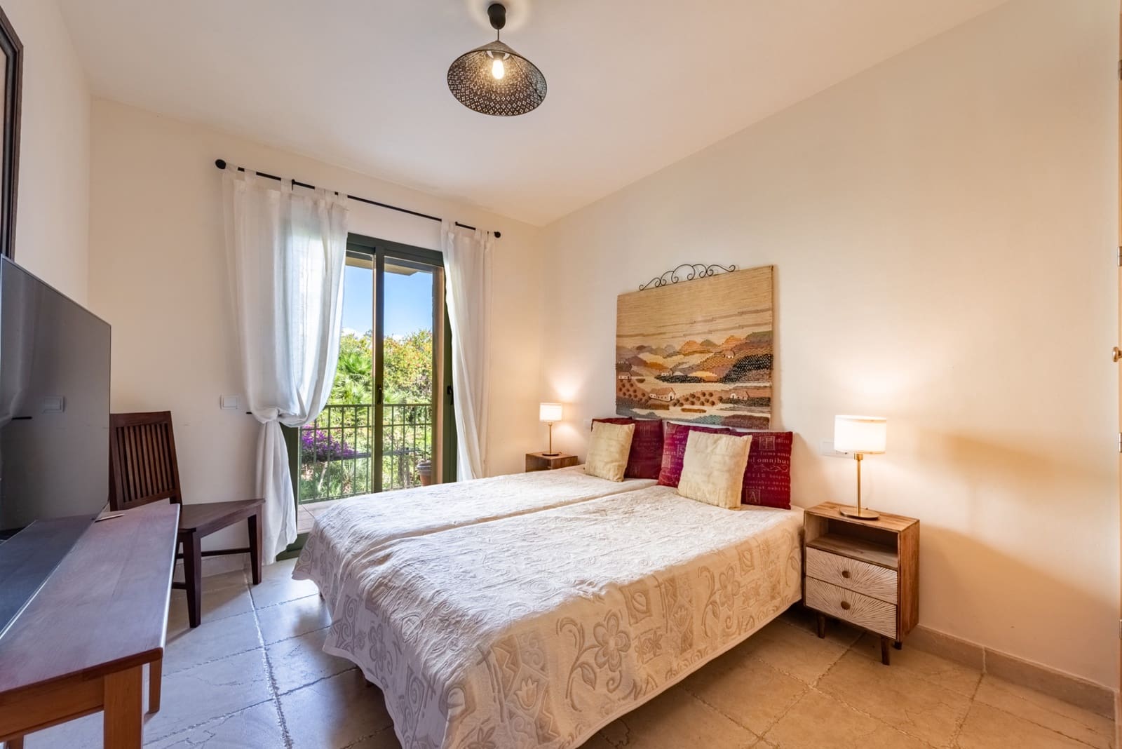 2 soveværelse Lejlighed til salg i Los Flamingos med swimmingpool garage - € 500.000 (Ref: 9300902)