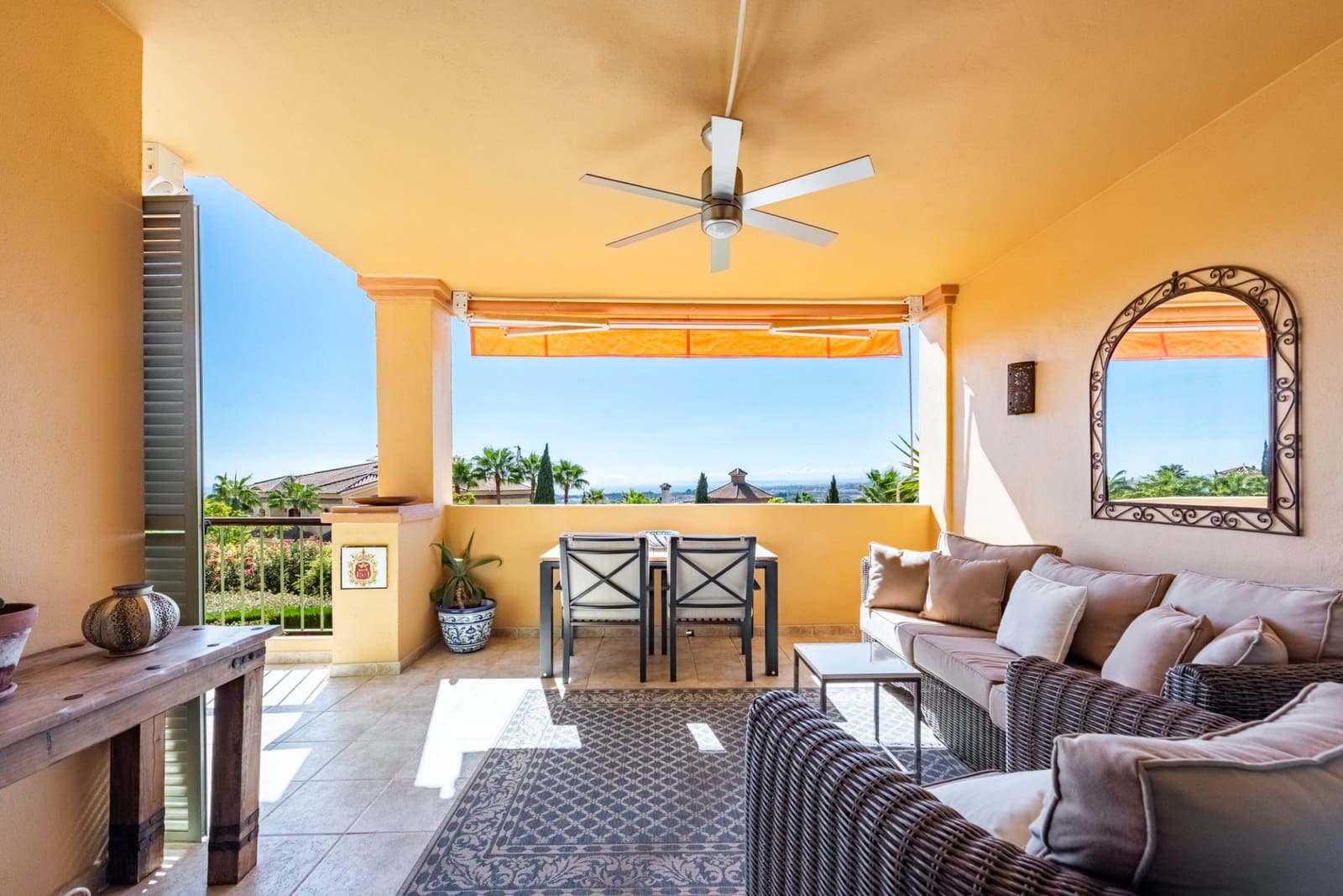 2 soveværelse Lejlighed til salg i Los Flamingos med swimmingpool garage - € 500.000 (Ref: 9300902)