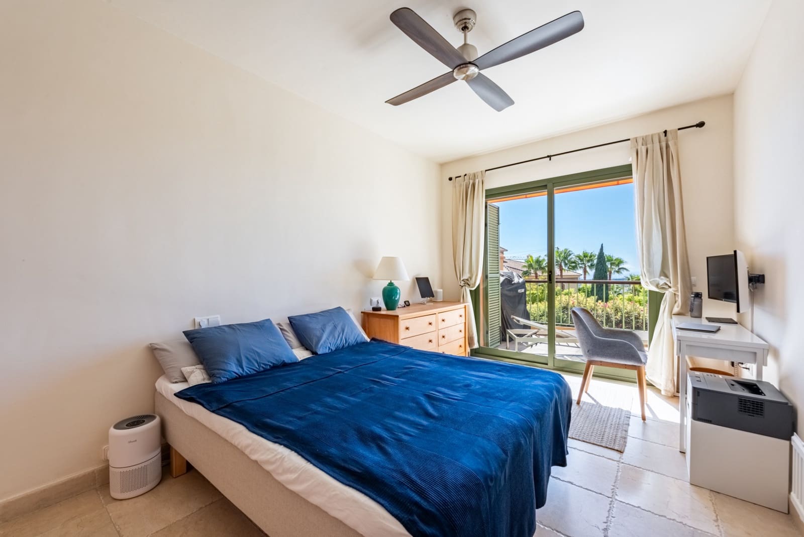 2 soveværelse Lejlighed til salg i Los Flamingos med swimmingpool garage - € 500.000 (Ref: 9300902)