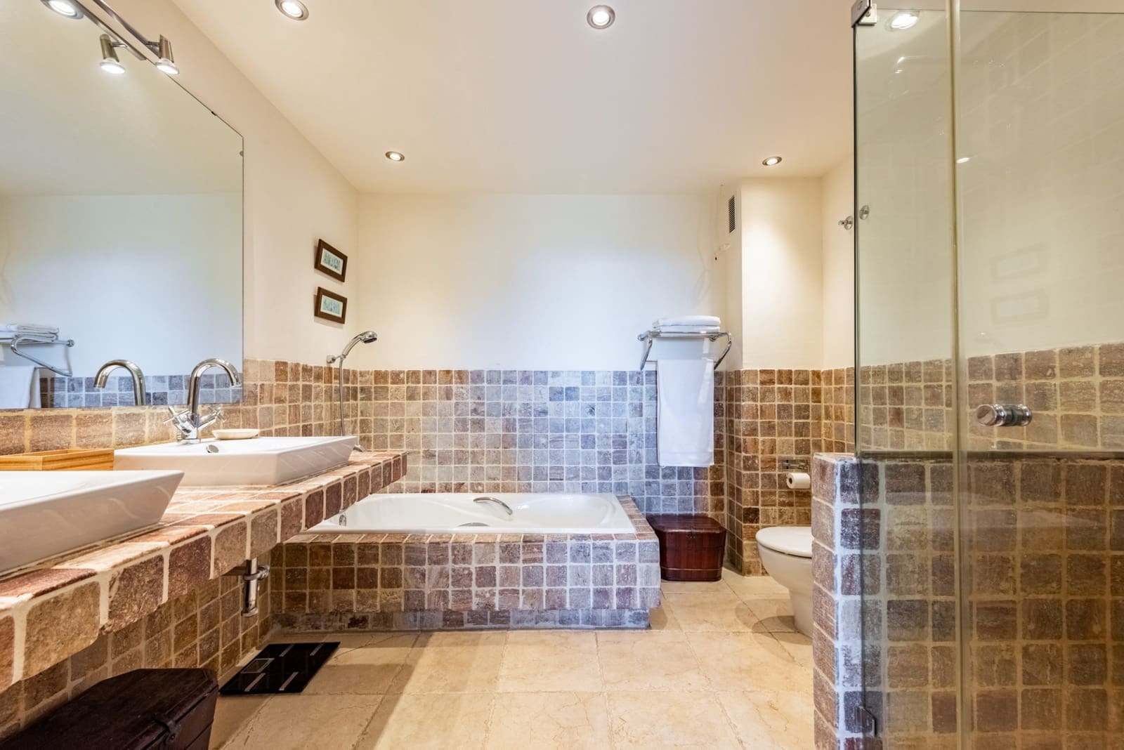 2 soveværelse Lejlighed til salg i Los Flamingos med swimmingpool garage - € 500.000 (Ref: 9300902)