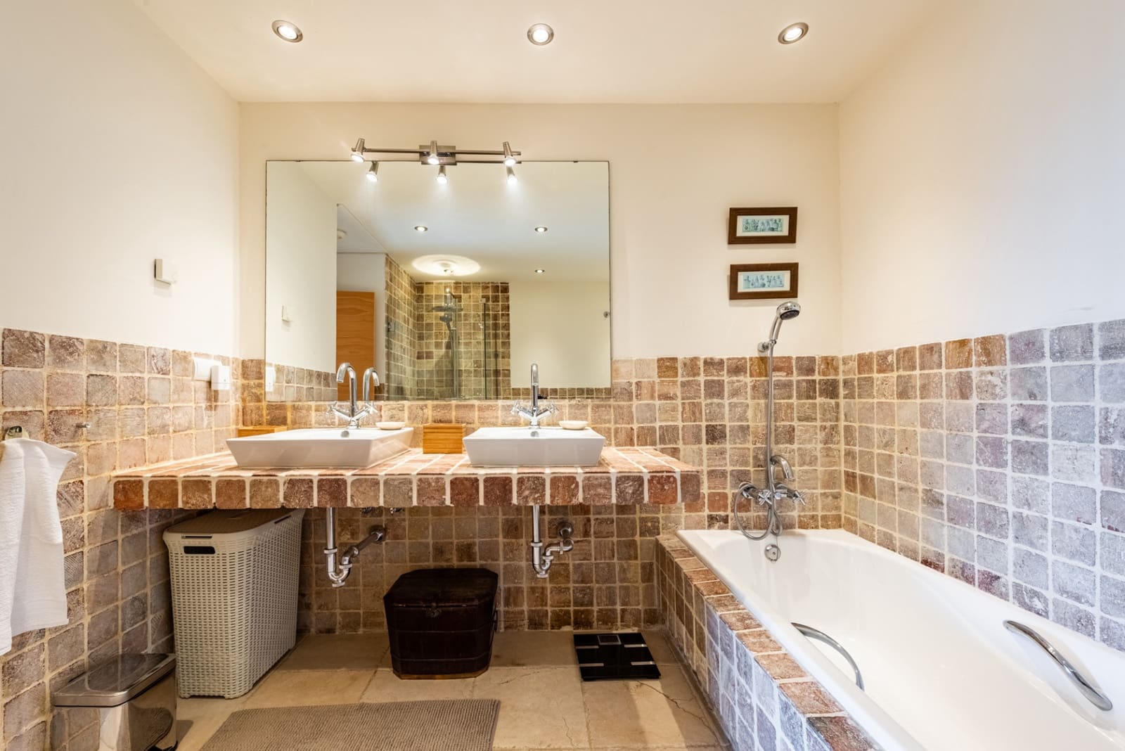 2 soveværelse Lejlighed til salg i Los Flamingos med swimmingpool garage - € 500.000 (Ref: 9300902)