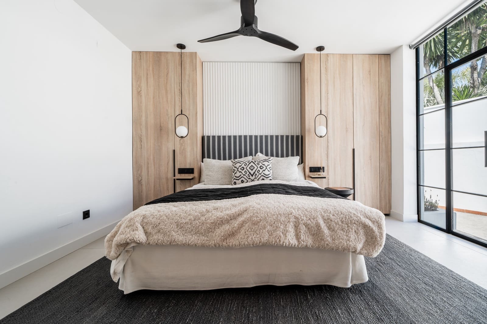 4 slaapkamer Villa te koop in El Madronal met zwembad garage - € 2.250.000 (Ref: 9326267)
