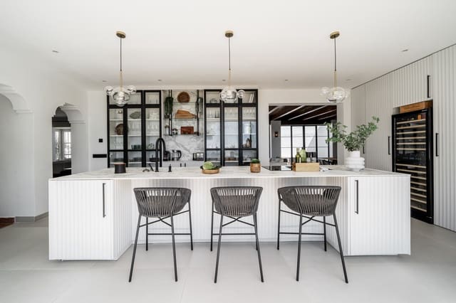 4 slaapkamer Villa te koop in El Madroñal, Benahavís met zwembad garage - € 2.250.000 (Ref: 9326267)