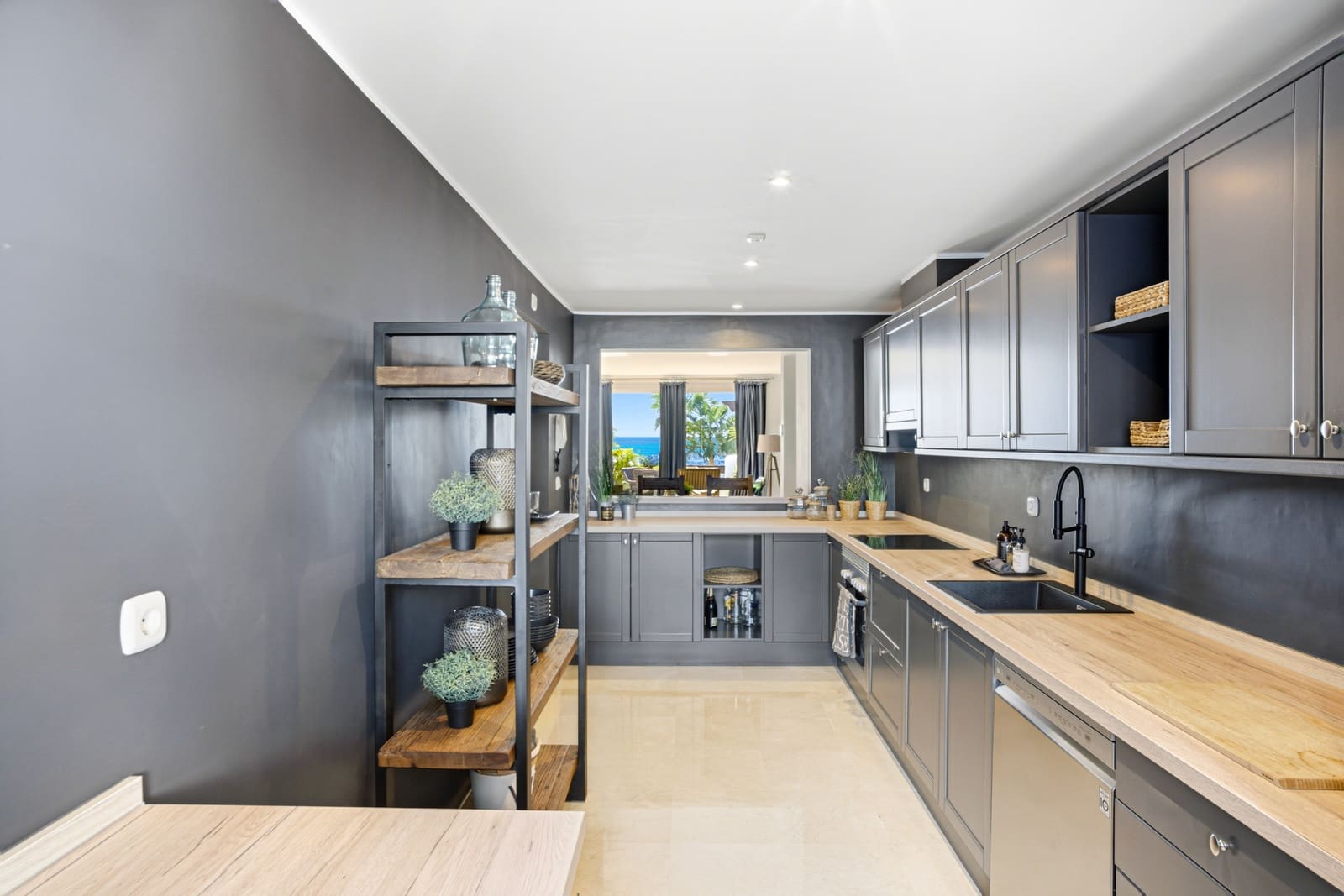 2 makuuhuone Huoneisto myytävänä paikassa Marbella mukana uima-altaan 
autotalli - 675 000 € (Ref: 9355526)