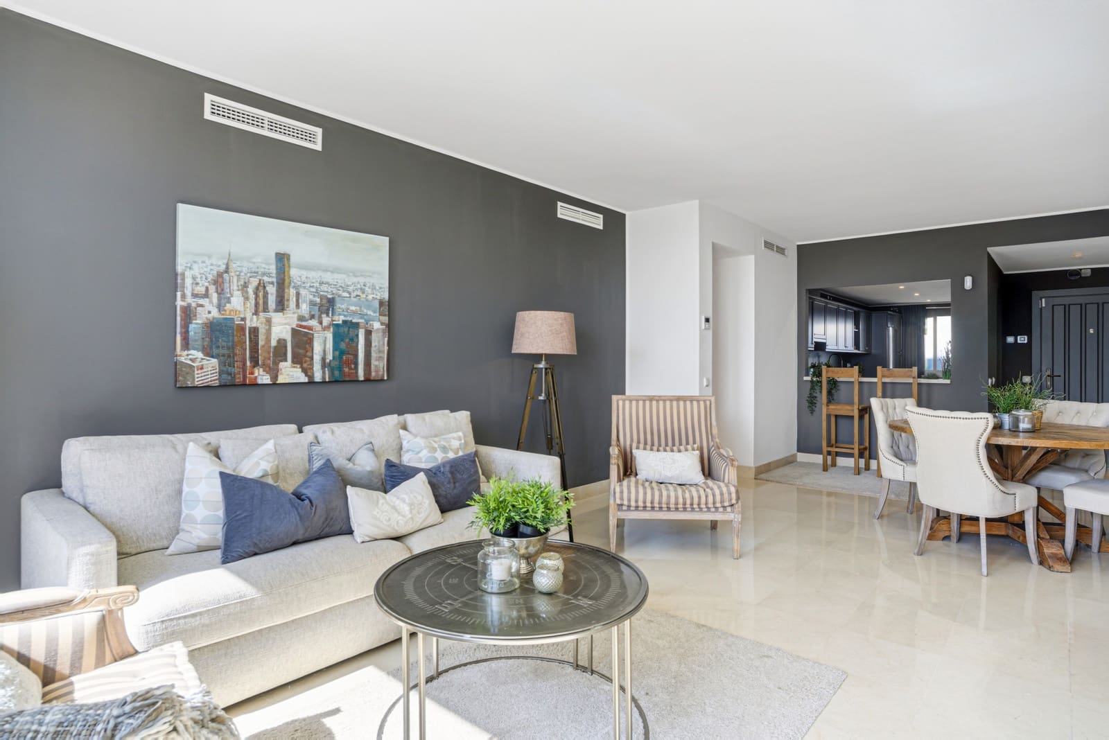 2 makuuhuone Huoneisto myytävänä paikassa Marbella mukana uima-altaan 
autotalli - 675 000 € (Ref: 9355526)