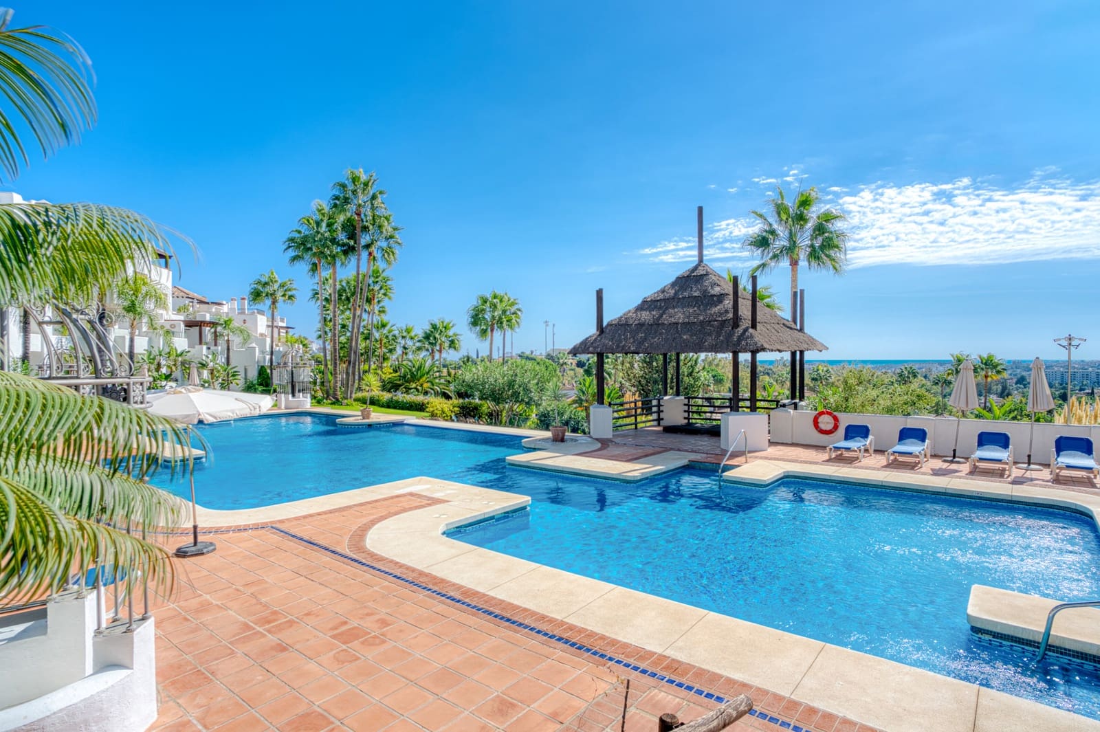 2 makuuhuone Huoneisto myytävänä paikassa Marbella mukana uima-altaan 
autotalli - 675 000 € (Ref: 9355526)