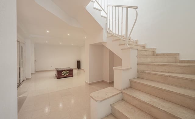 Casa de 4 habitaciones en La Quinta, Benahavís en venta con garaje - 649.000 € (Ref: 9355527)