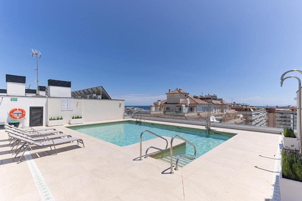 Ático de 2 habitaciones en Estepona en venta con piscina garaje - 1.850.000 € (Ref: 9382522)