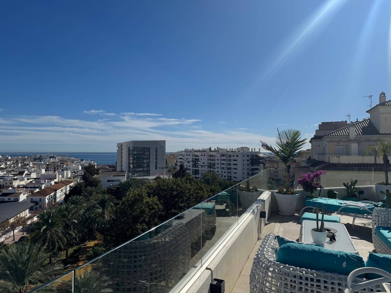 Ático de 2 habitaciones en Estepona en venta con piscina garaje - 1.850.000 € (Ref: 9382522)