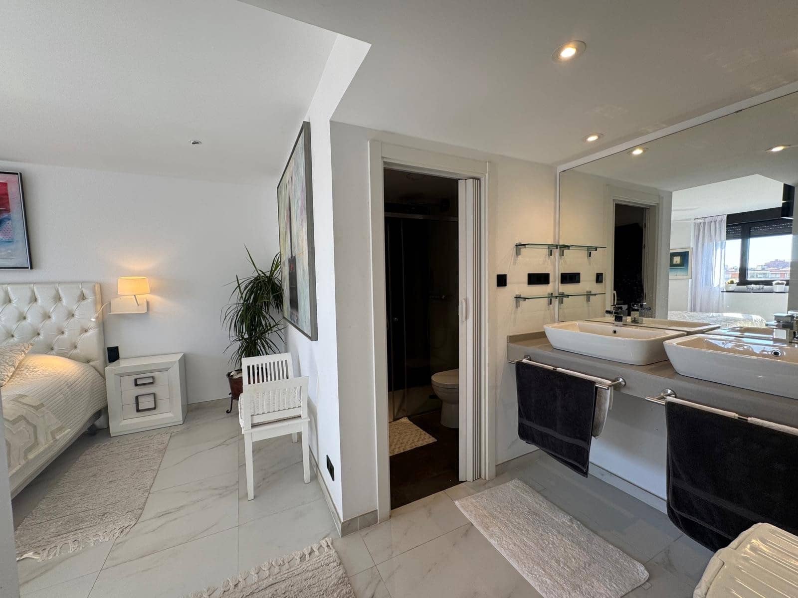 Ático de 2 habitaciones en Estepona en venta con piscina garaje - 1.850.000 € (Ref: 9382522)