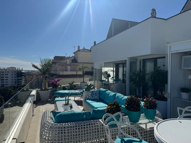Ático de 2 habitaciones en Estepona en venta con piscina garaje - 1.850.000 € (Ref: 9382522)