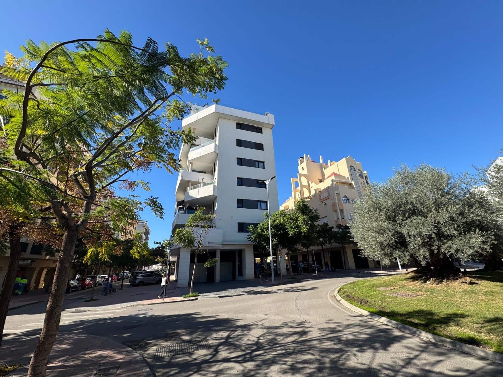Ático de 2 habitaciones en Estepona en venta con piscina garaje - 1.850.000 € (Ref: 9382522)
