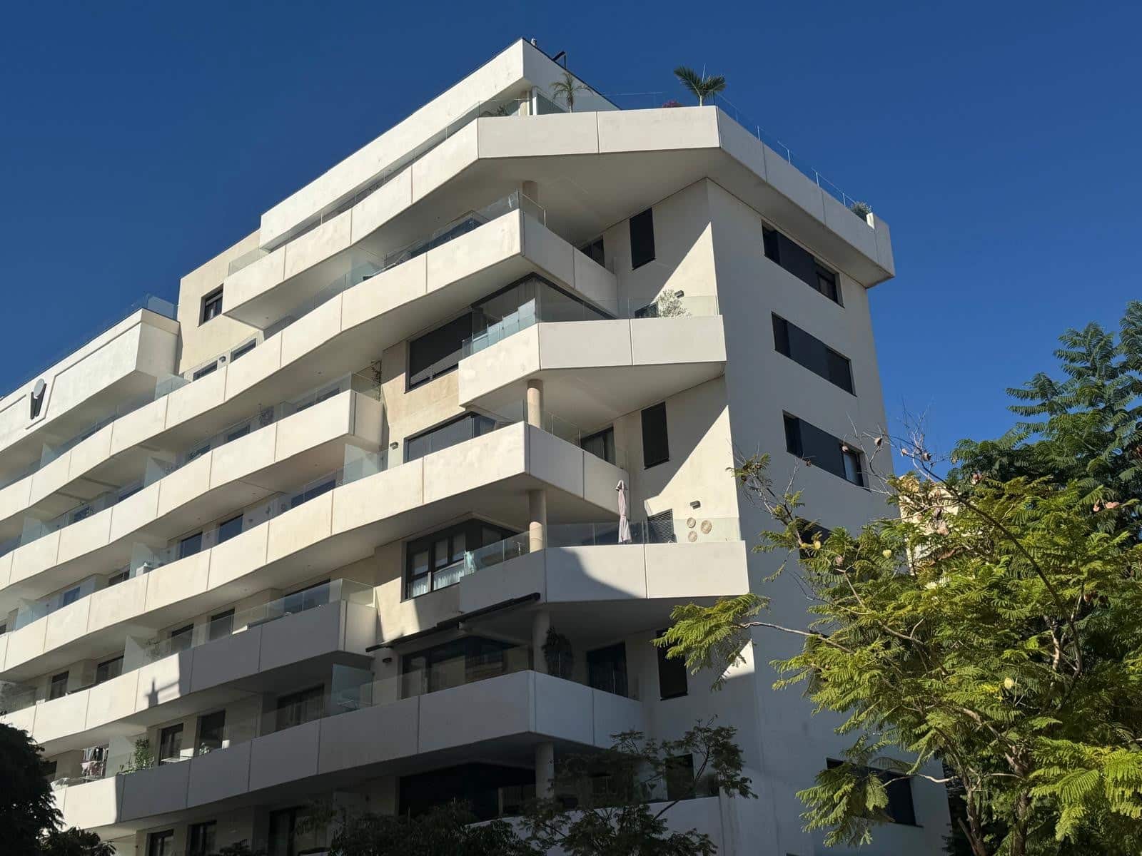 2 sovrum Takvåning till salu i Estepona med pool garage - 1 499 000 € (Ref: 9382522)
