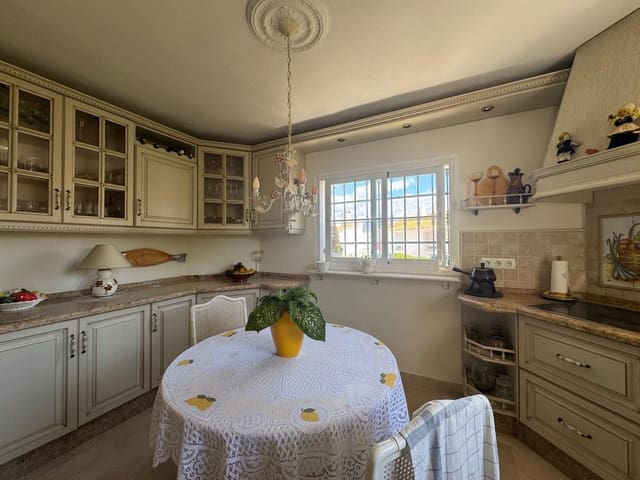 2 soverom Hus til salgs i Atalaya-Isdabe, Estepona med svømmebasseng - € 287 000 (Ref: 9385196)