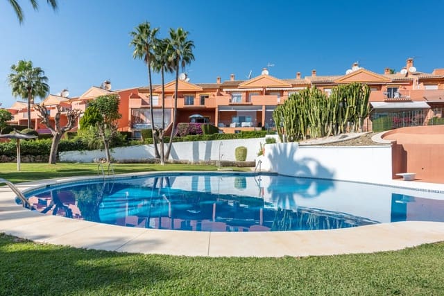 3 soverom Hus til salgs i Nueva Atalaya, Estepona med svømmebasseng garasje - € 430 000 (Ref: 9400706)