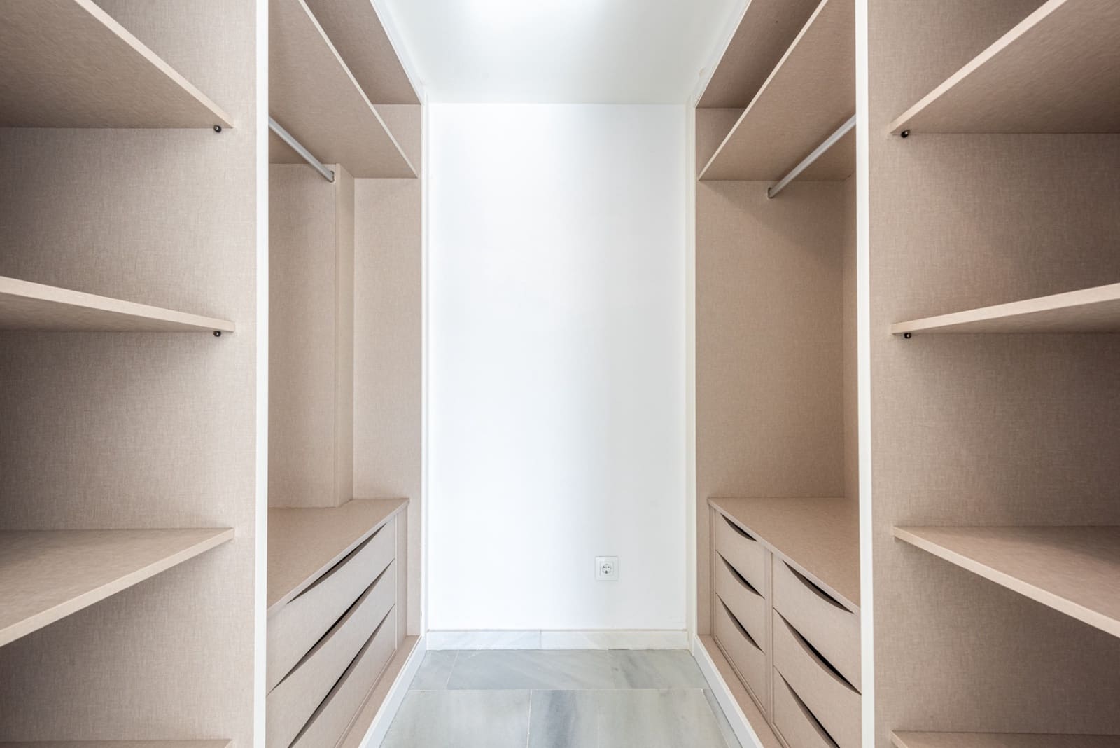 3 sypialnia Apartament na sprzedaż w Marbella z basenem garażem - 675 000 € (Ref: 9400707)