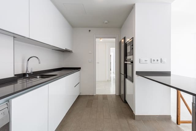 3 sypialnia Apartament na sprzedaż w Torrecilla - La Cañada, Marbella z basenem garażem - 675 000 € (Ref: 9400707)