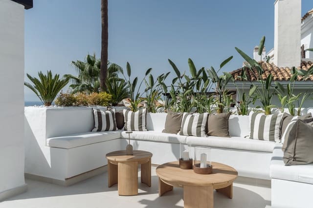 3 bedroom Penthouse for sale in Marbella with pool garage - € 1,795,000 (Ref: 9430888)