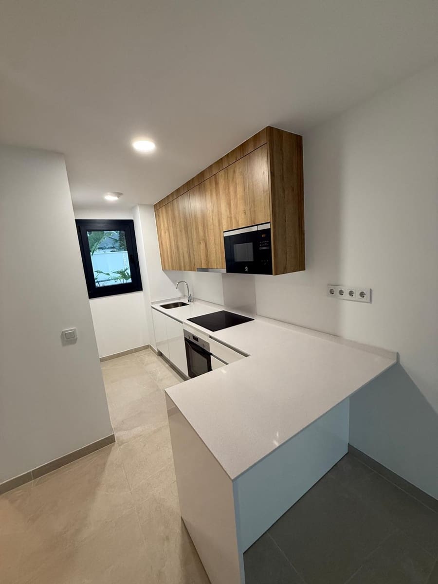 2 soverom Leilighet til salgs i Estepona med svømmebasseng garasje - € 550 000 (Ref: 9450110)