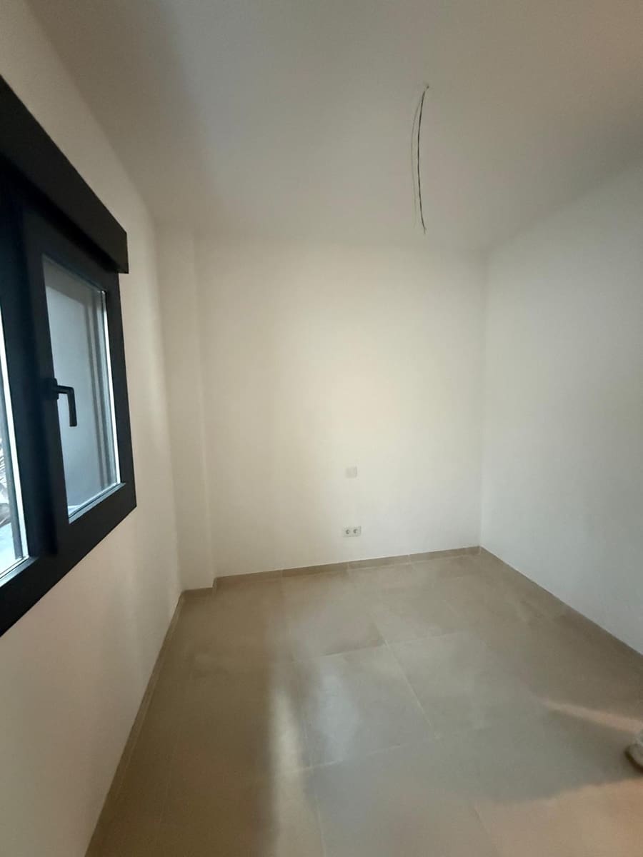 2 soverom Leilighet til salgs i Estepona med svømmebasseng garasje - € 550 000 (Ref: 9450110)