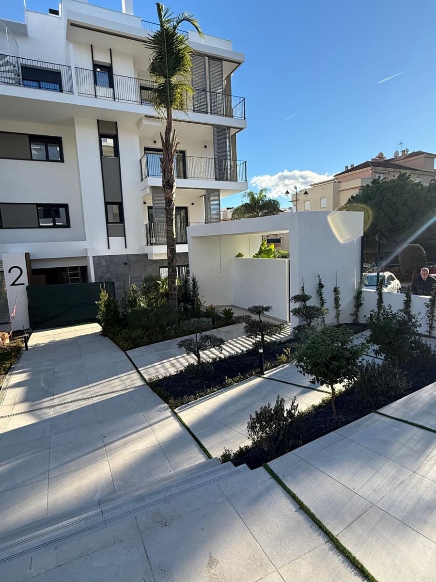 2 soverom Leilighet til salgs i Estepona med svømmebasseng garasje - € 550 000 (Ref: 9450110)