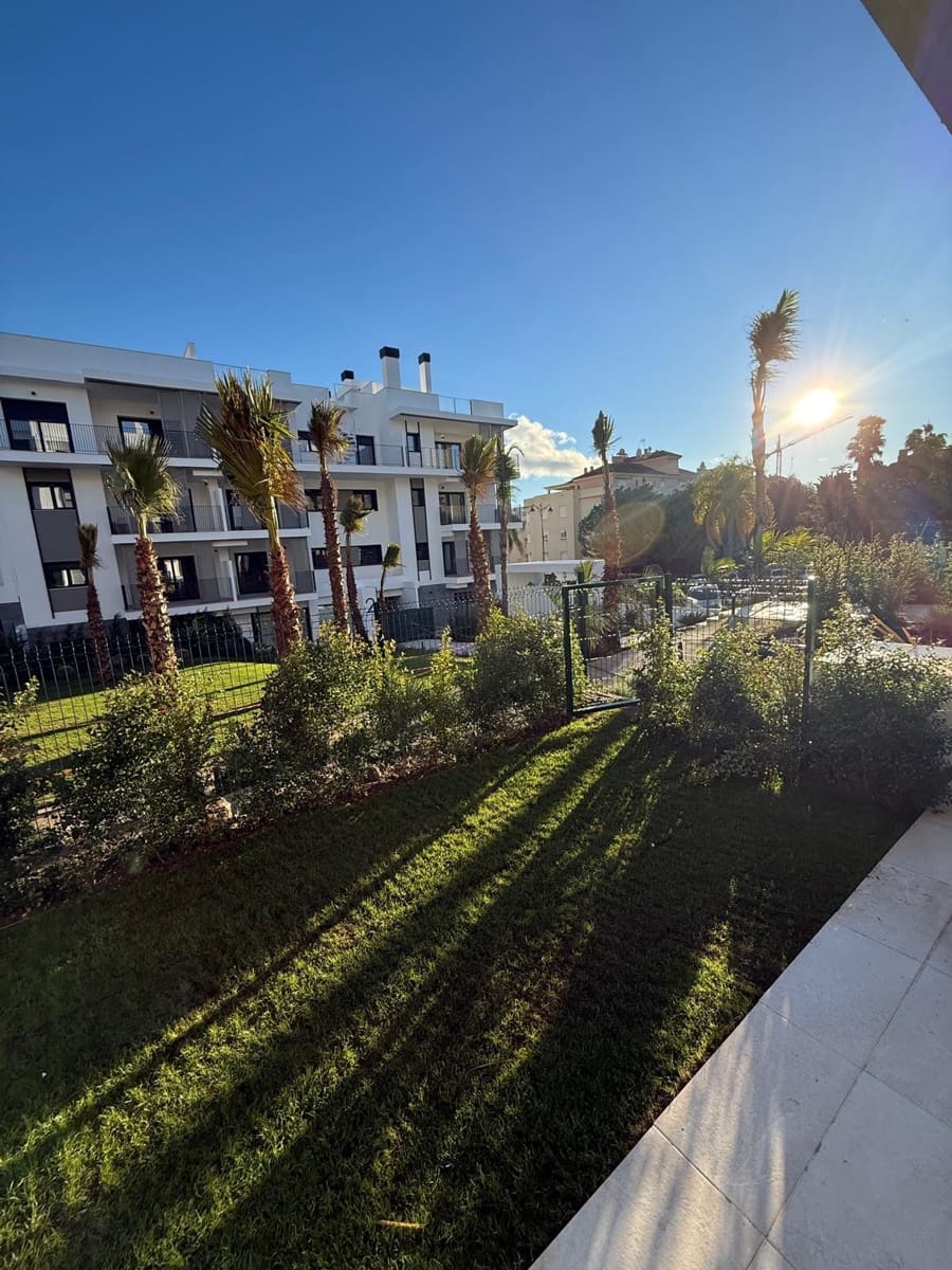 2 soverom Leilighet til salgs i Estepona med svømmebasseng garasje - € 550 000 (Ref: 9450110)